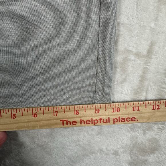 Travis Mathew Golf Shorts Tan Khaki Flat Front Lightweight 10" Men’s Size 32 - Picture 6 of 8